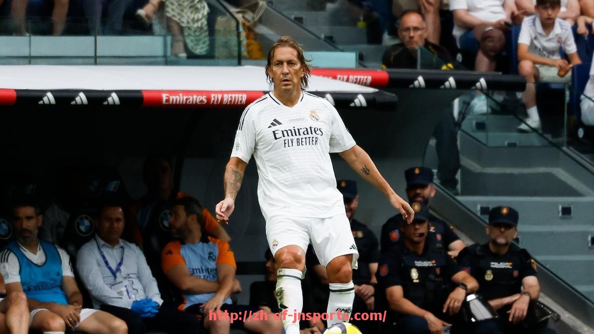 JN江南体育-中国CBA中最矮篮球运动员及其竞技表现 JN江南体育-中国CBA中最矮篮球运动员及其竞技表现