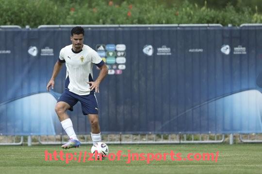 JN江南体育-德甲国内各球队排名及赛季亮点分析 JN江南体育-德甲国内各球队排名及赛季亮点分析