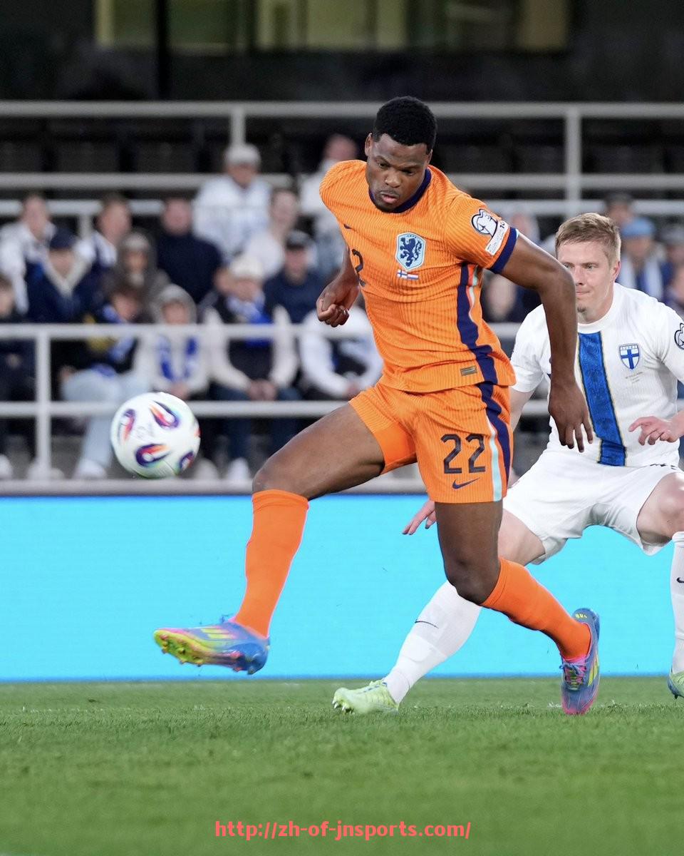 JN江南体育-回顾2014年英超球员身价最高排行榜前十名 JN江南体育-回顾2014年英超球员身价最高排行榜前十名